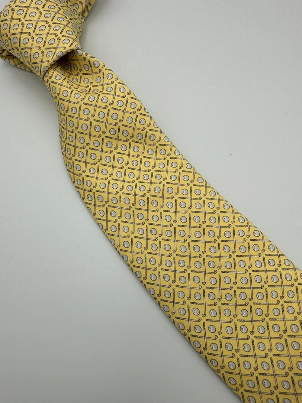 Vineyard Vines Yellow Golf Club Balls 100% Silk Tie Necktie